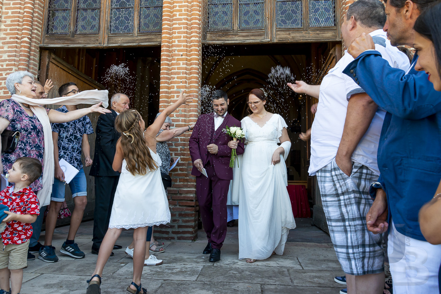 Le samedi 30 juillet, a l'église St Sauveur de Castelsarrasin (82 - Tarn-et-Garonne), c'est déroulé le mariage religieux entre M. Julien B. et Mme Charlyne B. Copyright : Julien Bultez Prod. 