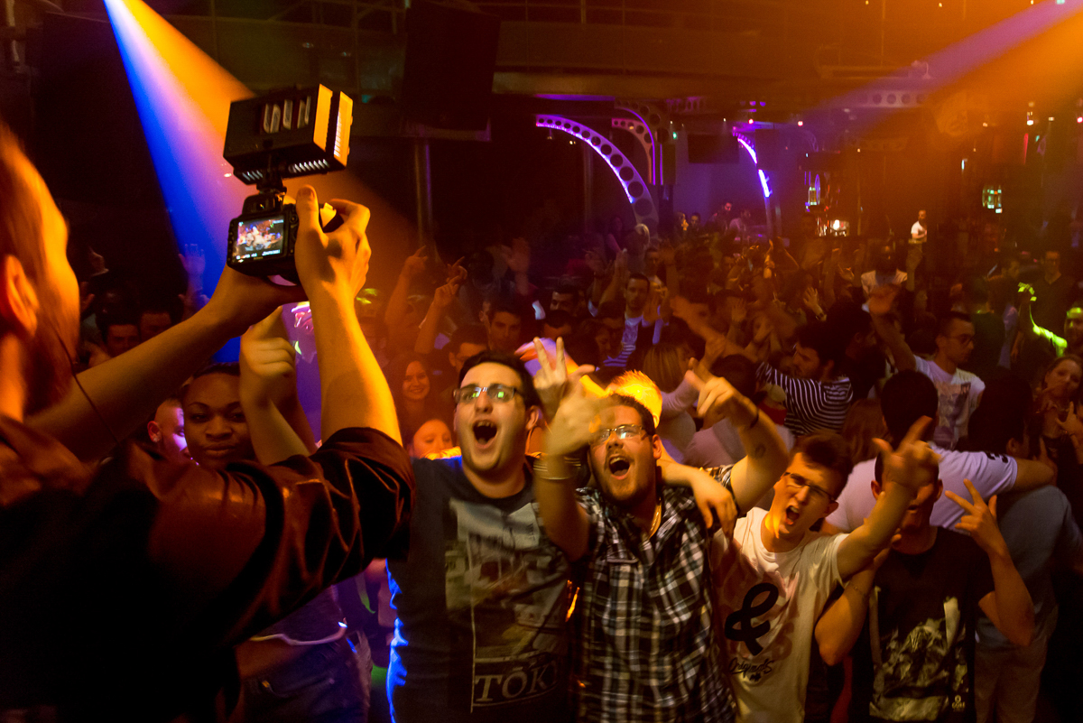 C Il peut s'agir de soirées étudiantes (Gala, soirées / weekend intégration / remises de diplômes..), de soirées de fin d'année ou meeting professionnels, de photos auprès du Père Noël, de concerts…bref quelque soit votre crédo, je m'adapte à vos envies et vous propose une qualité professionnelle inégalée.
-------------------------------------------------------------
Julien Bultez Production, votre photographe, à Castelsarrasin dans le Tarn-et-Garonne (82).
Tarifs et informations :
🌐 www.evenementiel.JulienBultez.com
📞 07 49 69 71 66
📨 Contact@JulienBultez.com Copyright : Julien Bultez Prod.