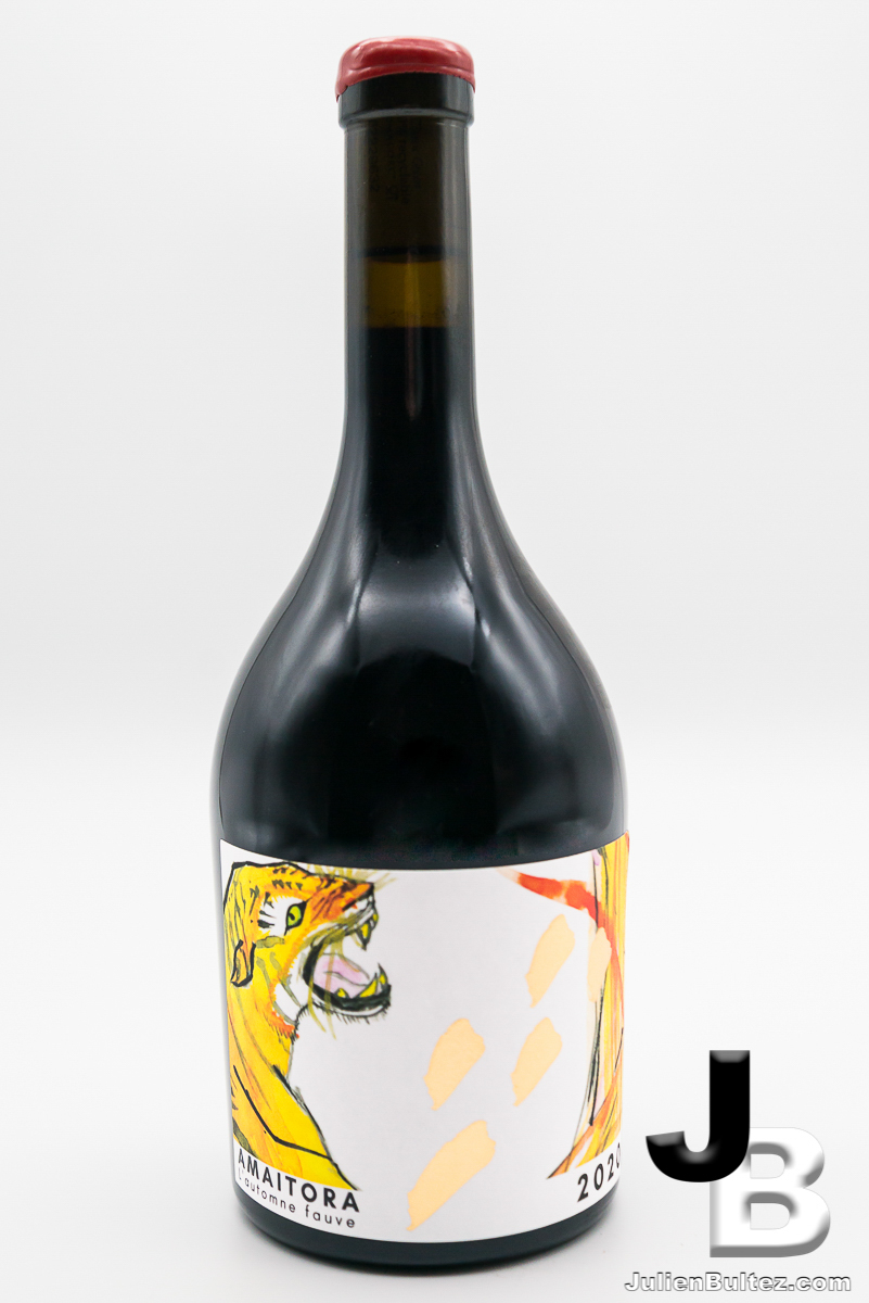 AMAITORA, L AMAITORA, Vin rouge année 2020.
-------------------------------------------------------------
Besoins de photos professionnelles pour votre site ?
Je suis disponible pour réaliser les photos de vos produit !
Julien Bultez Production, votre photographe corporate, à Castelsarrasin dans le Tarn-et-Garonne (82).
Tarifs et informations :
🌐 www.packshot.JulienBultez.com
📞 07 49 69 71 66
📨 Contact@JulienBultez.com Copyright : Julien Bultez Prod.